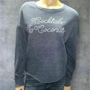 NWOT Zoe + Liv women’s Casual Graphic Sweatshirt Cozy Pullover Relaxed Fit sz S